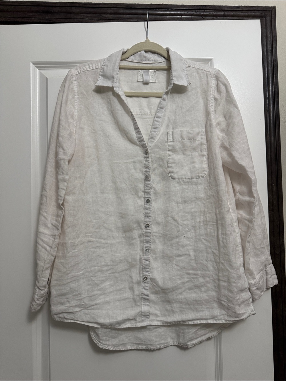 Classic Women’s White Linen Button-Up Shirt